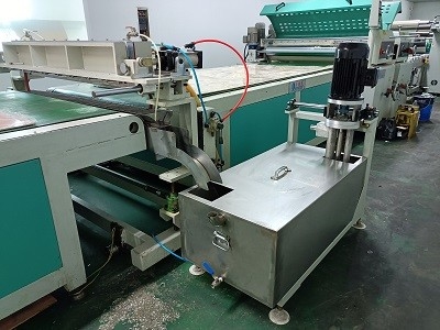 Hasil pelapis yang sempurna dengan akurasi pelapis ± 0.02mm Mesin pelapis tirai