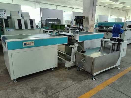 Furniture Board PVC lantai Lapisan Costistent Lapisan Kinerja Curtain Lapisan Mesin