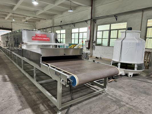 Oven pengeringan gelombang mikro industri dengan pemanasan volumetrik tipe sabuk terus menerus dan output daya yang dapat disesuaikan