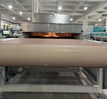 Oven pengeringan gelombang mikro industri dengan pemanasan volumetrik tipe sabuk terus menerus dan output daya yang dapat disesuaikan