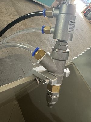 Sistem Lapisan Dua Stasiun yang Dapat Dikustomisasi. Untuk Lapisan Seragam Internal Pulp Molding Kemasan Makanan Ramah Lingkungan