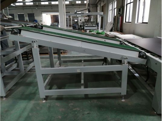 UV Spray Coating Mesin Blanking Otomatis Dengan Sistem Konveyor Panjang 1800mm
