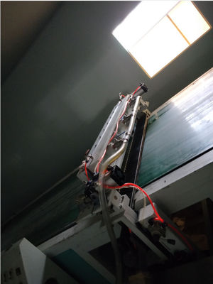 100m / Min 380v Mesin Pelapis Tirai Pneumatik Penyampaian Empat Tahap