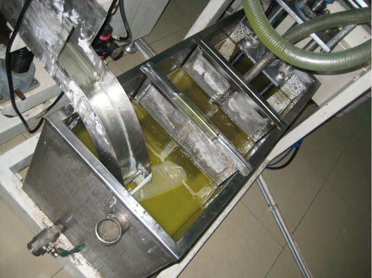 100m / Min 380v Mesin Pelapis Tirai Pneumatik Penyampaian Empat Tahap