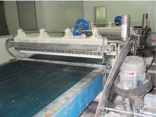 620Mm Lebar Pneumatik Tirai Coater 50m / Min Struktur Katrol