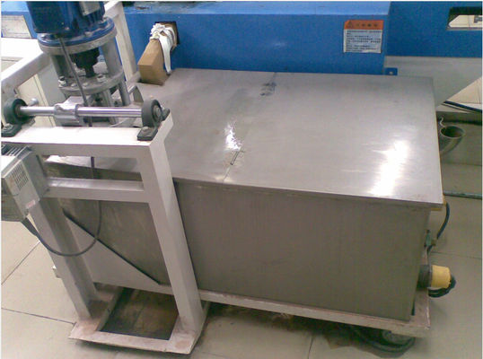 620Mm Lebar Pneumatik Tirai Coater 50m / Min Struktur Katrol
