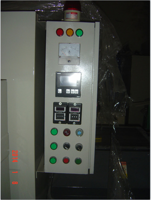 Seragam suhu ± 0,5°C Oven suhu konstan Untuk pemanasan presisi Stabilitas tinggi