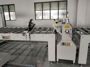 1600mm Lebar Film Laminating Mesin Dengan Kapasitas 3000KG stainless steel