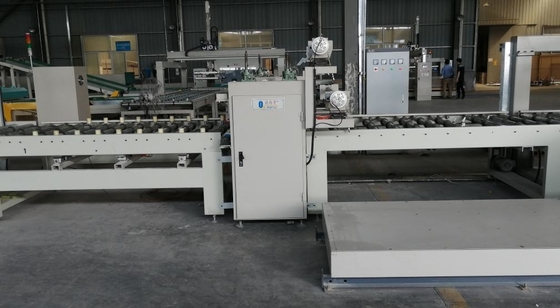 Mesin Laminasi Film Rewinding Otomatis dengan Lebar 1600mm dan Kapasitas 3000KG