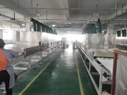 Pengering gelombang mikro vakum dengan kisaran suhu 50-200C untuk bubuk dan bahan butiran