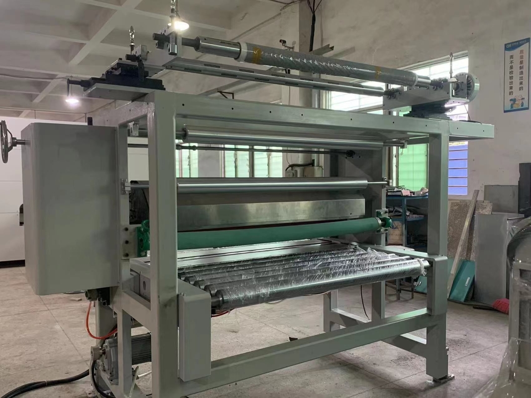 Roller Roller Delivery LED UV Embossing Machine dengan kecepatan 1-10m/min untuk dan produksi