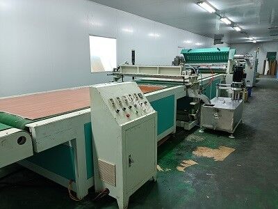 Mesin Pelapis Tirai UV Curing Cepat dengan Kecepatan Sabuk yang Dapat Disesuaikan dan Lebar Rol 1000mm untuk Hasil Akhir Kilap Tinggi