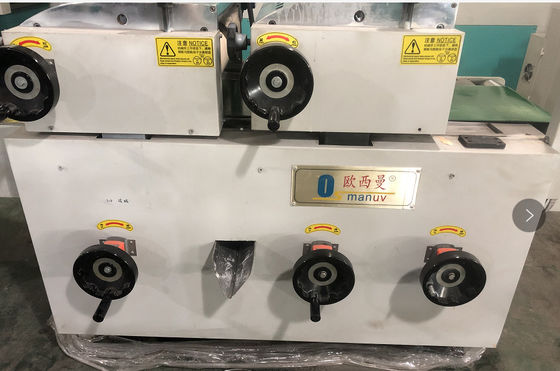 Mesin Manufaktur Rol Conveyor Lapisan Resin Didorong oleh 220V 50Hz Power Supply